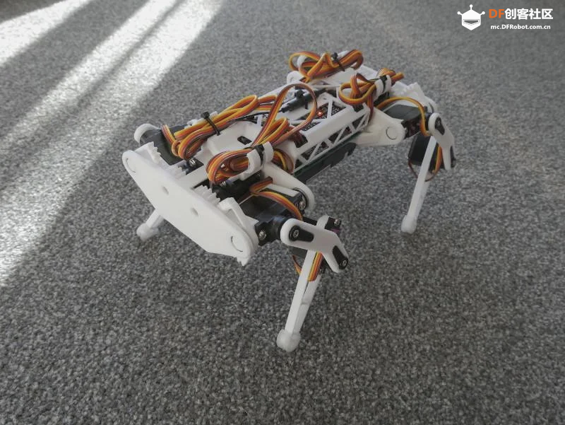 小型四足机器狗开源代码和模型